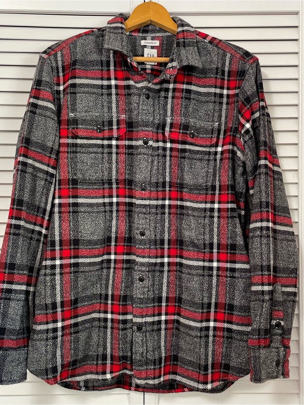 GAP 100% Cotton Standard Fit Men’s Large Shacket Black Red Plaid Fall Luke Danes
